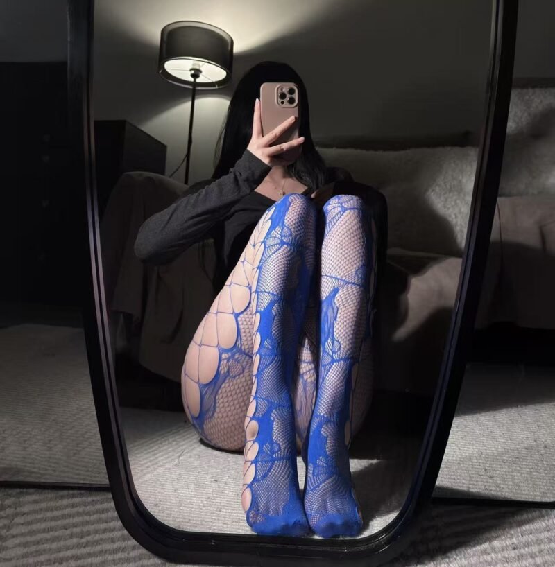 Graphic Cutout Fishnet Tights