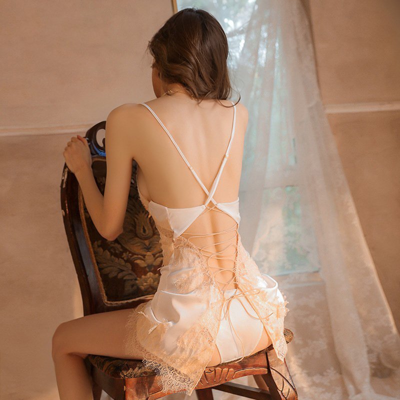 Lace Echo Open-Back Chemise
